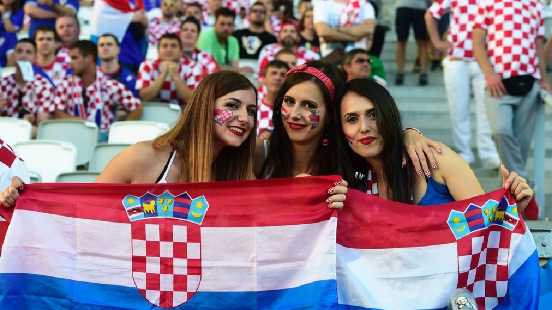Девушки_с_флагом_Хорватии