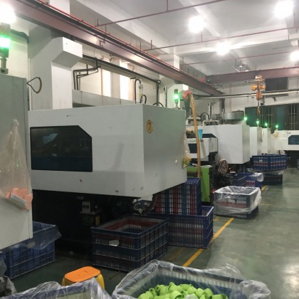 Перевод на заводе пластиковых игрушек