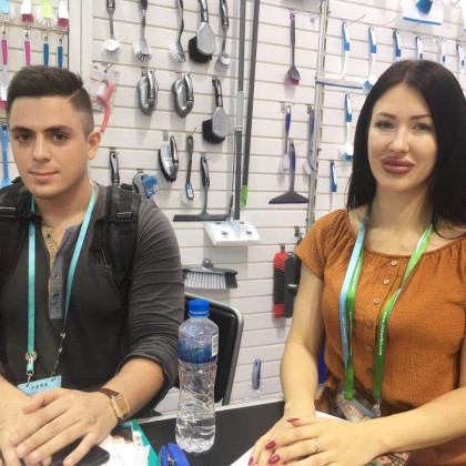 Переводчик Руслан на выставке "Кантонская выставка"