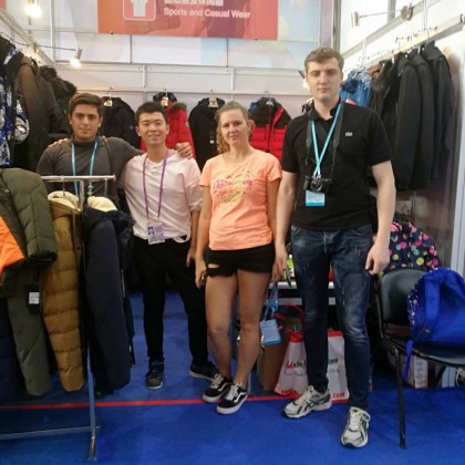 Переводчик Руслан на выставке "Кантонская выставка"