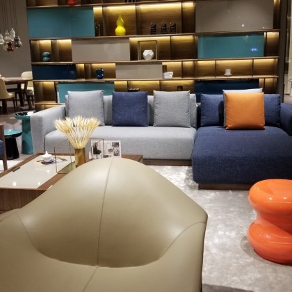 Перевод на рынке Лувр