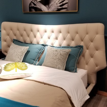 Перевод на рынке Лувр