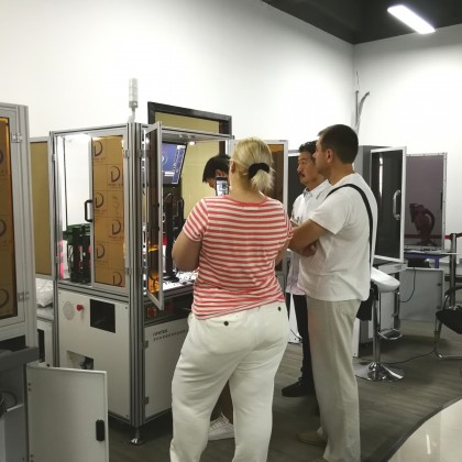 Перевод на заводе , обучение и приемка медицинской техники