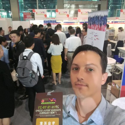 Переводчик Виктор на выставке Food2China Expo (выставка продуктов питания)