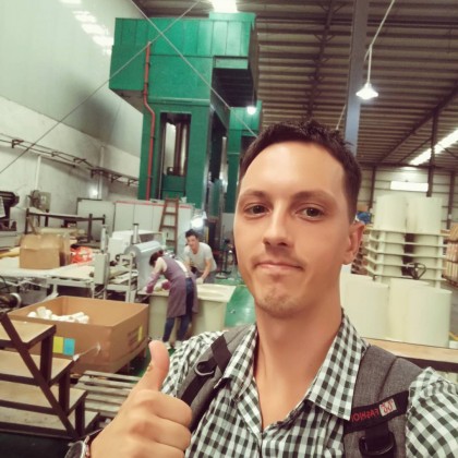 Перевод на заводе по прямому прессованию