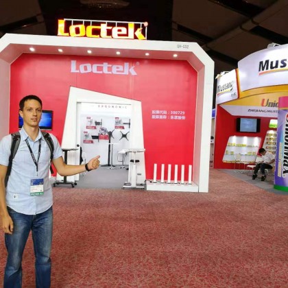 Переводчик Виктор на выставке Electronics Fair, Wanchai distr