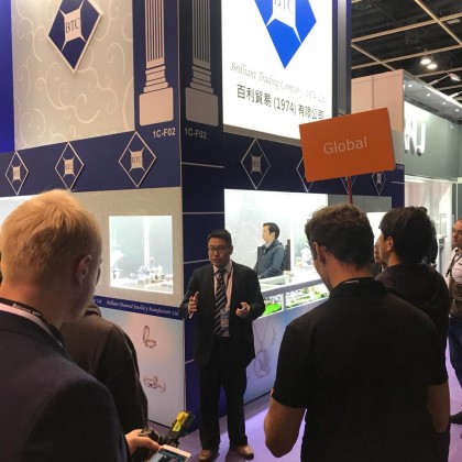 Переводчик Sofiya на выставке ювелирной