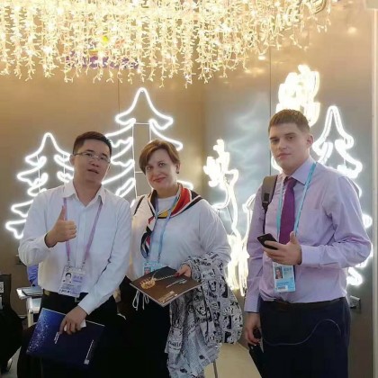 Переводчик Ilia на выставке Кантонской