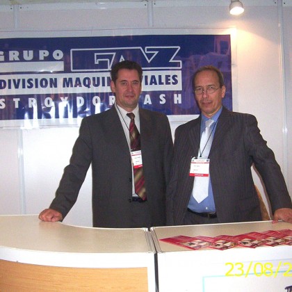 Переводчик Карлос на выставке ExpoVial