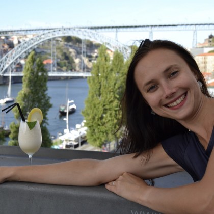 Проверка бара с видом на старый Порту