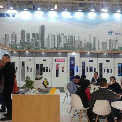 Переводчик Lena на выставке Kongress und Messe rund um die Medienwirtschaft