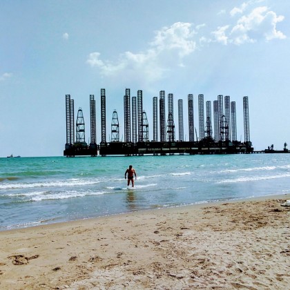 Экскурсия в Баку, стоянка плавучих буровых