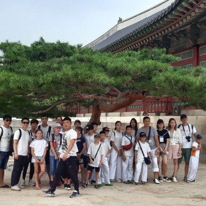 Экскурсия в Сеуле, дворец Кенбоккун, спортсмены из Приморья, Россия