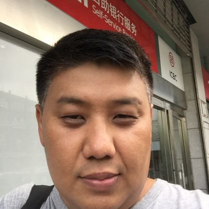 Переводчик Олег на выставке FURNITURE CHINA 2019