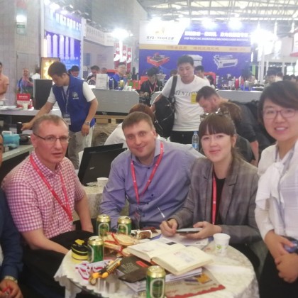 Переводчик Natasha на выставке Sign China 2019 (LED и реклама)