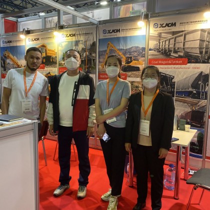 Переводчик Олжас на выставке Mining metals Central Asia