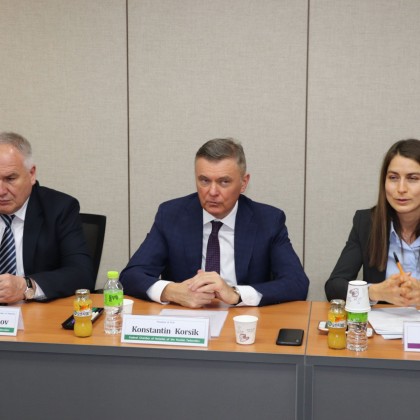 Перевод Офиц. встреча делегаций ФНП РФ во главе с президентом Корсиком К. А. и Кор. Ассоциации Нотариусов