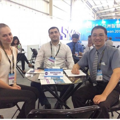 Переводчик Maria на выставке