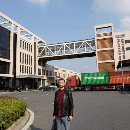 Перевод на заводе  по производству изделий из пластика различного вида (Одно из Крупнейших производств в мире)