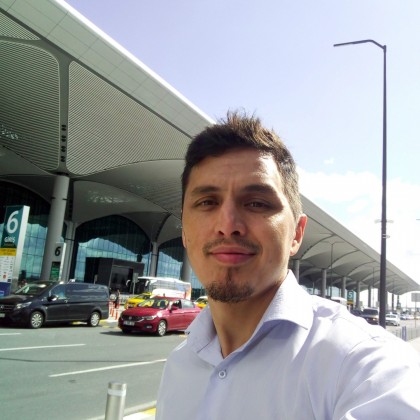 Переводчик Artur на выставке TÜYAP