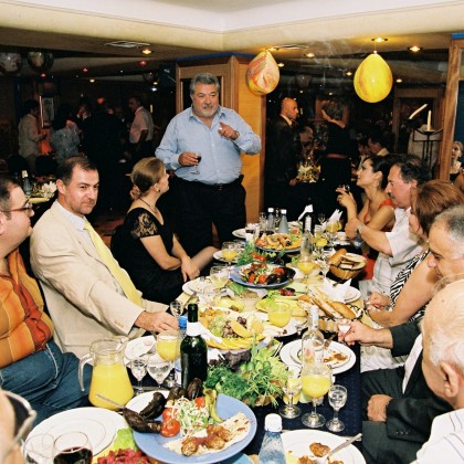 Перевод на переговорах с гостями международного кинофестиваля. С Ю. Гусманом в том числе