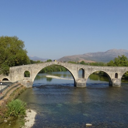 Экскурсия Арта-знаменитый исторический мост