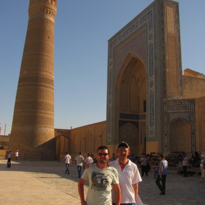 Переводчик Doniyor на выставке Легенда город