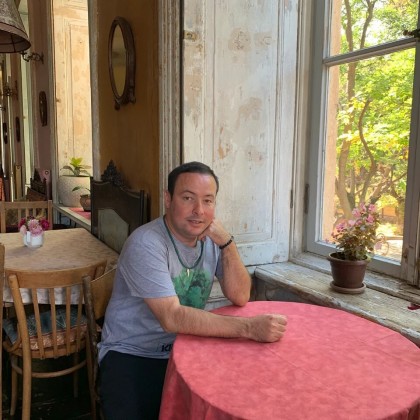 Переводчик Sergey на выставке