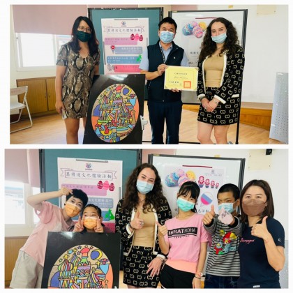 Переводчик Яна на выставке Культура