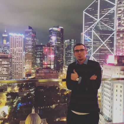 Переводчик Максим на выставке LED