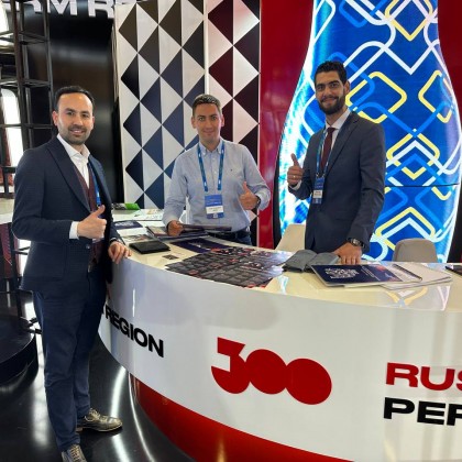 Переводчик Довлет на выставке Petroleum Istanbul