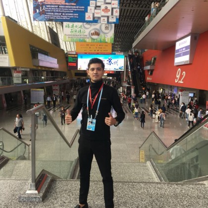 Переводчик Азиз на выставке Canton Fair