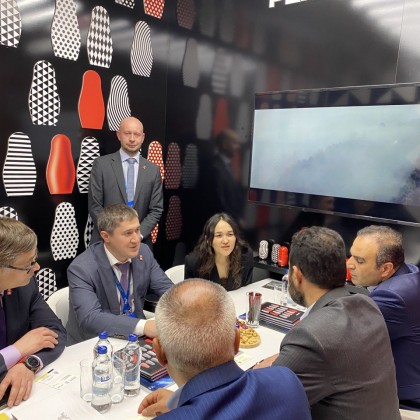 Перевод на переговорах с Делегации из России