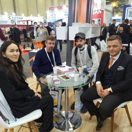 Переводчик AIGERIM на выставке Выставки автомеханика 2021