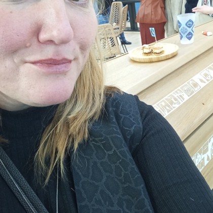 Переводчик Maria на выставке Выставка ритуальных услуг.