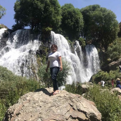 Перевод на заводе Ереванский коньячный завод Ной дегустация коньяка, экскурсия по территории завода, посещение