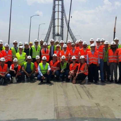 Переводчик Кенан на выставке KTO