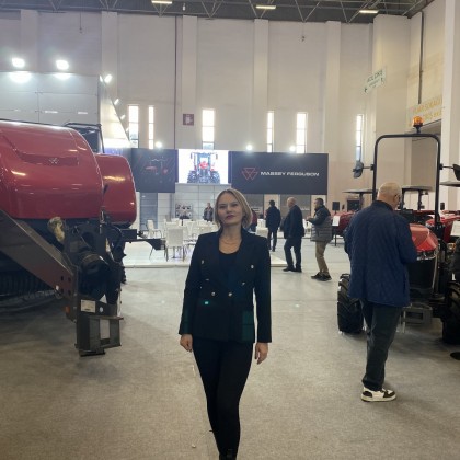 Переводчик Yuliya на выставке Agroexpo
