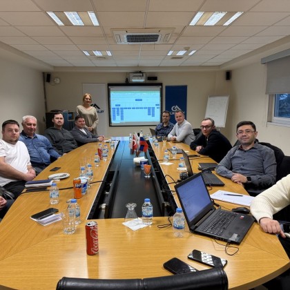 Переводчик Yuliya на выставке Переговоры