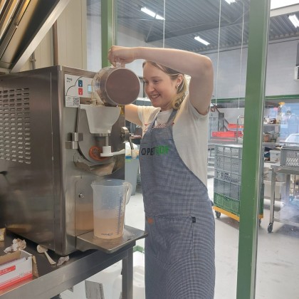 Перевод на заводе мороженого