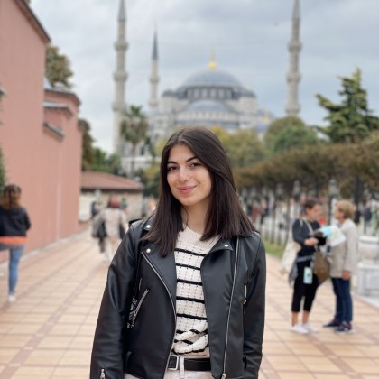 Переводчик sabina.dzhalalova.00 на выставке Growtech Eurasia 2022