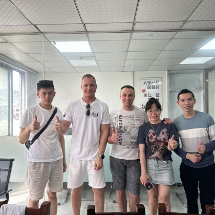 Перевод на заводе Посещения фабрики по пошиву  спорт одежды