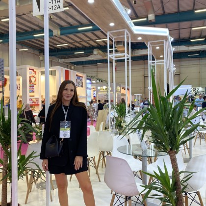 Переводчик ЮлияБарут на выставке WORLD FOOD