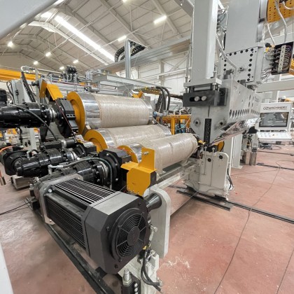 Перевод на заводе Компания по производству оборудования для производства пленки