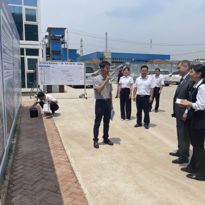 Перевод на заводе Перевод-сопровождение во время экскурсии на базу проекта спутниковой группировки Geely, и в промышленном парке Haier-Cosmoplat