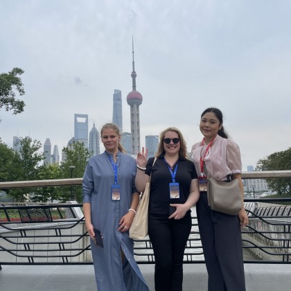 Перевод МЕЖДУНАРОДНАЯ ВЫСТАВКА РАБОТ МАСТЕРОВ АКВАРЕЛИ И МАСЛЯНЫХ КАРТИН «ЛЮБИМЫЙ БЕЙВАЙТАНЬ»,