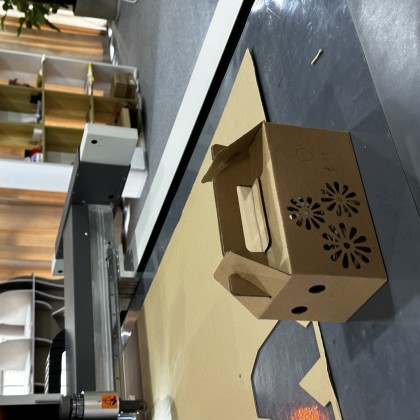 Перевод на заводе По производству оборудования для производства рекламной продукции