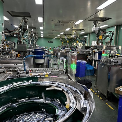 Перевод на заводе По производству туб( алюминиевых, пластиковых) косметической и легкой промышленности