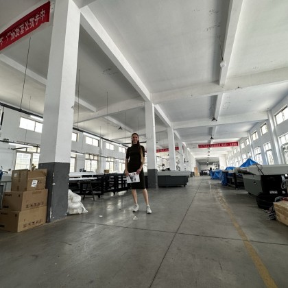 Перевод на заводе По производству плоттеров для резки ткани