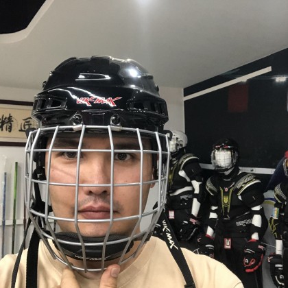 Перевод на переговорах с Производителем Хоккейной формы